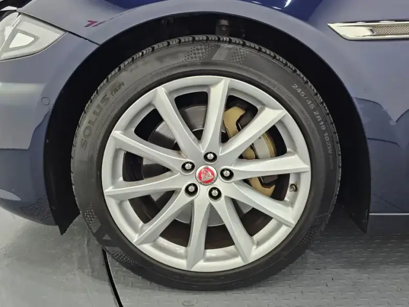 2017 Jaguar XJ с пробегом 100 587 км
