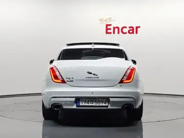 2016 Jaguar XJ с пробегом 101 937 км
