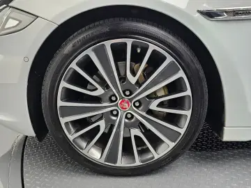 2016 Jaguar XJ с пробегом 101 937 км