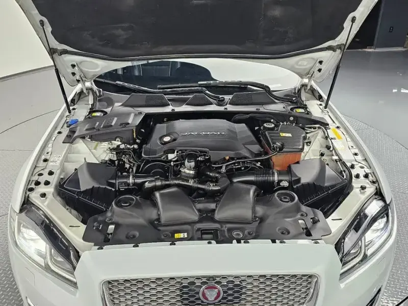 2016 Jaguar XJ с пробегом 101 937 км
