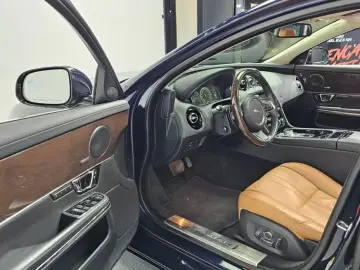 2017 Jaguar XJ с пробегом 100 587 км