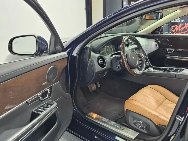 2017 Jaguar XJ с пробегом 100 587 км