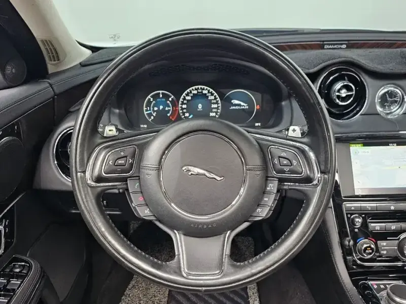 2016 Jaguar XJ с пробегом 101 937 км