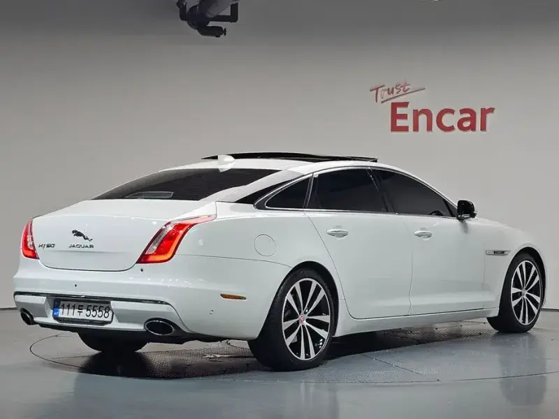 2019 Jaguar XJ с пробегом 87 336 км