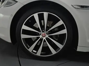 2019 Jaguar XJ с пробегом 87 336 км