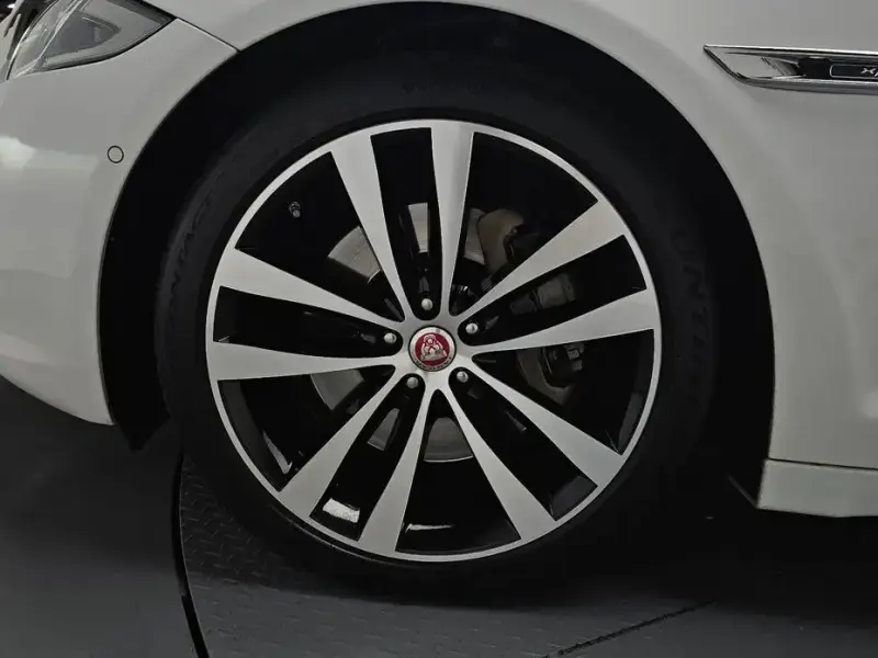 2019 Jaguar XJ с пробегом 87 336 км