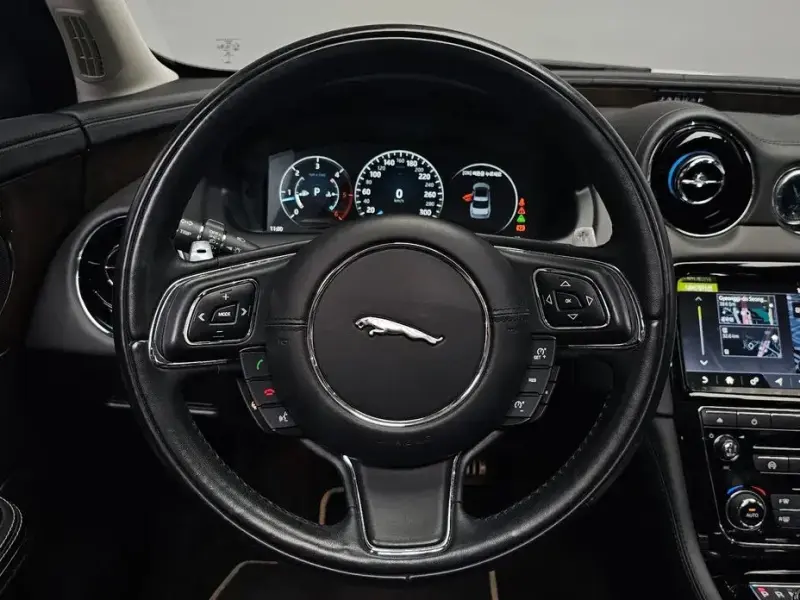 2019 Jaguar XJ с пробегом 87 336 км