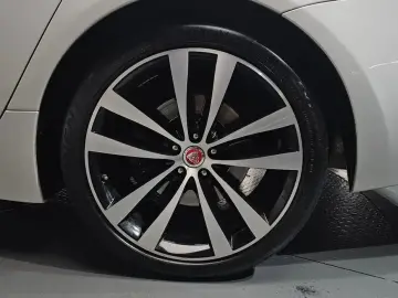 2019 Jaguar XJ с пробегом 87 336 км
