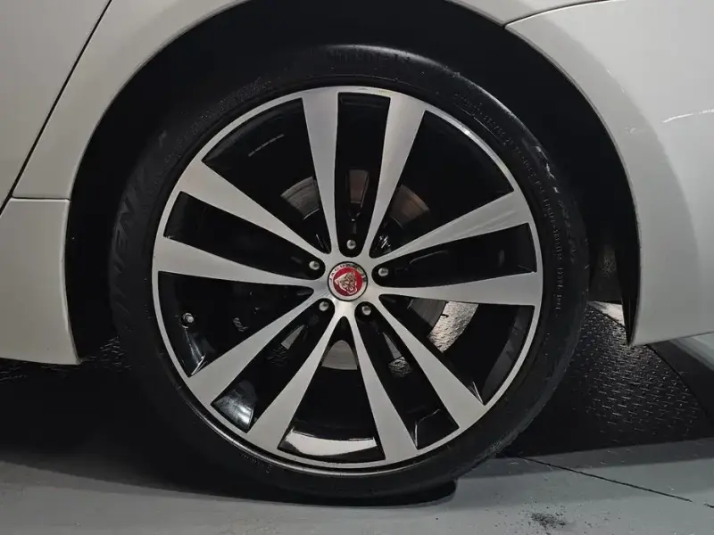 2019 Jaguar XJ с пробегом 87 336 км