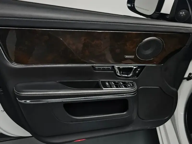 2019 Jaguar XJ с пробегом 87 336 км