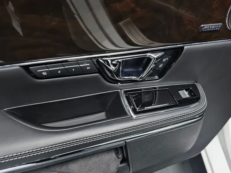 2019 Jaguar XJ с пробегом 87 336 км