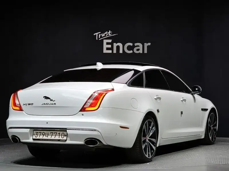 2019 Jaguar XJ с пробегом 117 495 км