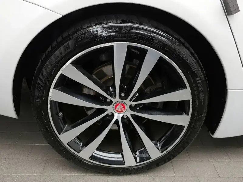 2019 Jaguar XJ с пробегом 117 495 км