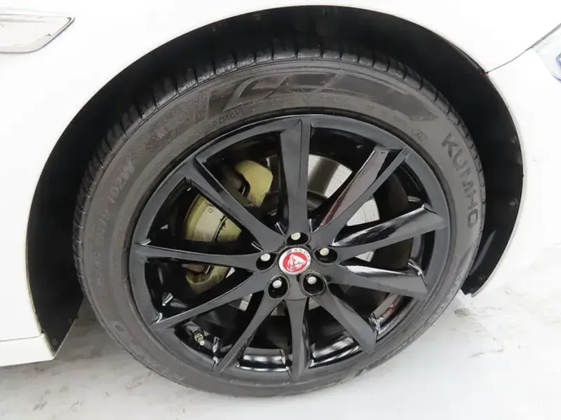 2016 Jaguar XJ с пробегом 177 583 км