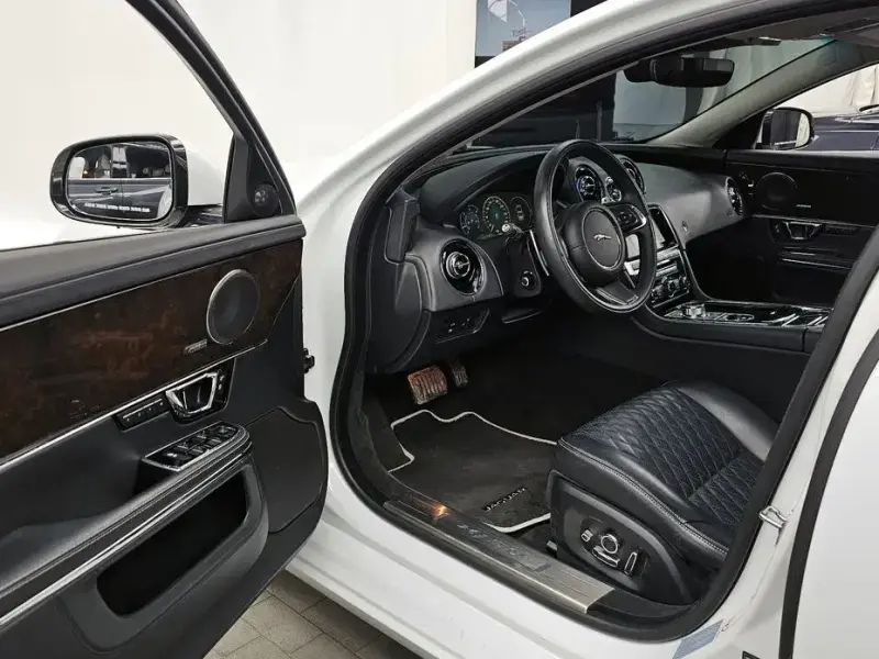 2019 Jaguar XJ с пробегом 117 495 км