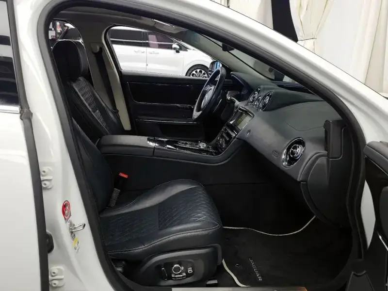 2019 Jaguar XJ с пробегом 117 495 км