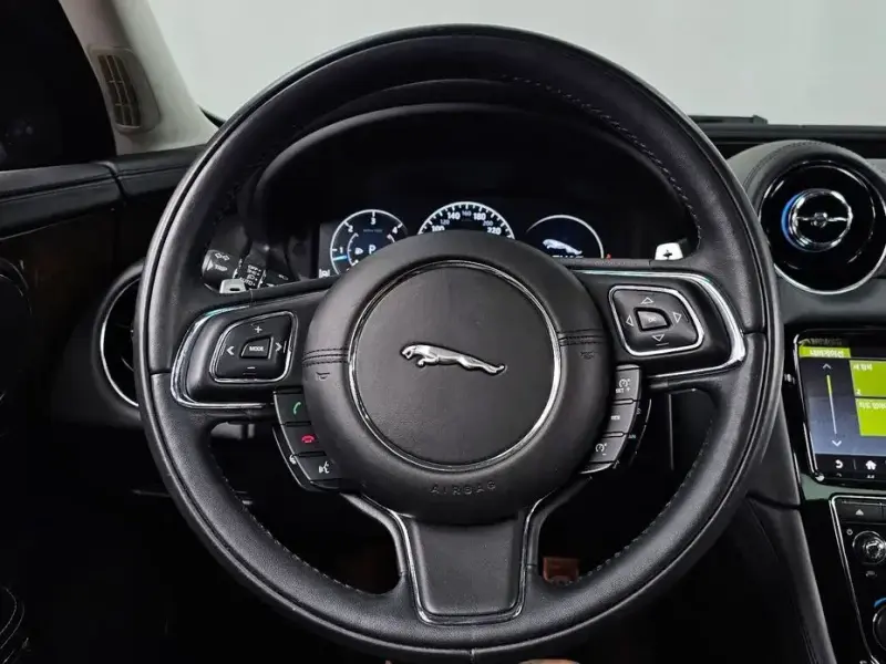 2019 Jaguar XJ с пробегом 117 495 км