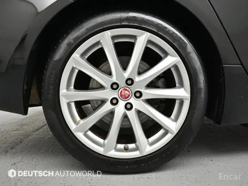 2016 Jaguar XJ с пробегом 103 999 км