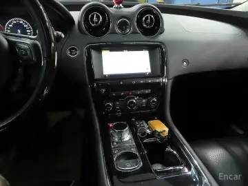 2016 Jaguar XJ с пробегом 175 000 км