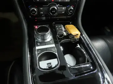 2016 Jaguar XJ с пробегом 175 000 км