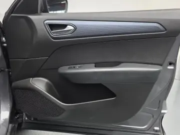 2021 Renault Samsung XM3 с пробегом 30 078 км
