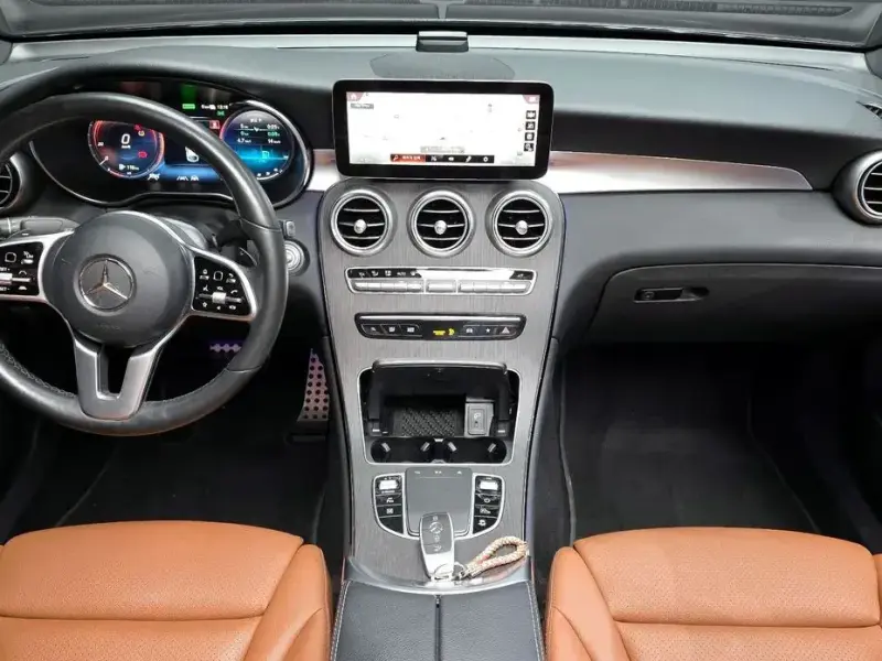 2021 Mercedes-Benz GLC с пробегом 63 466 км