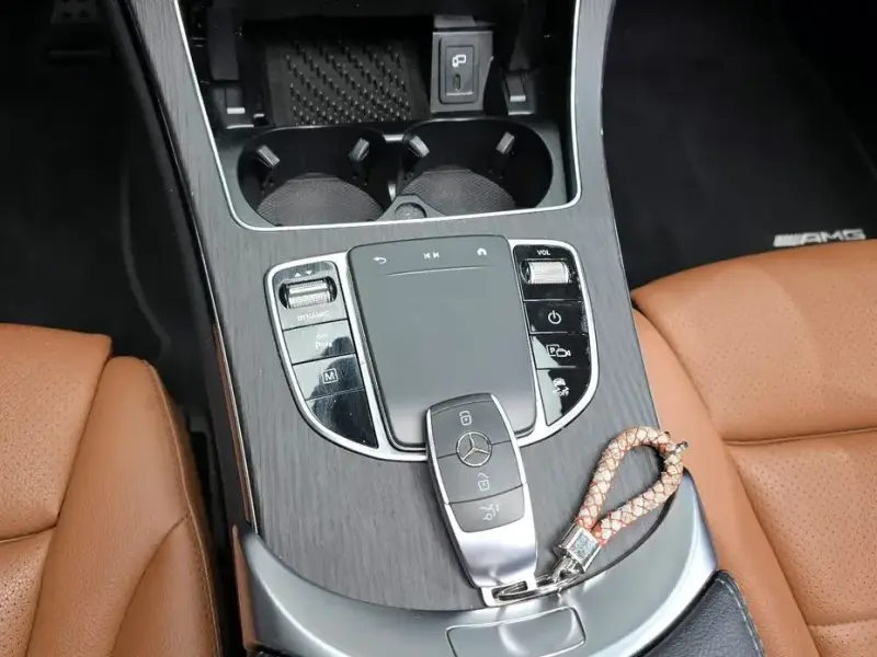 2021 Mercedes-Benz GLC с пробегом 63 466 км