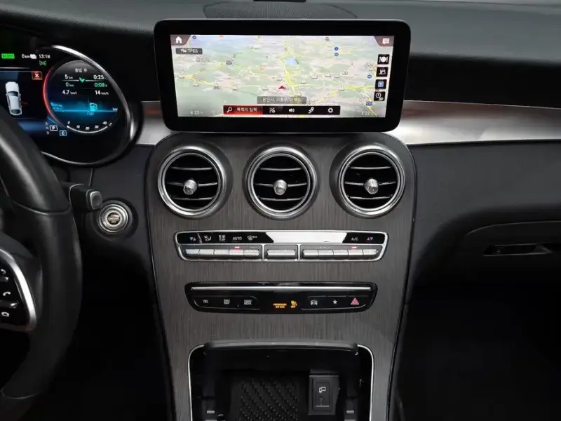 2021 Mercedes-Benz GLC с пробегом 63 466 км