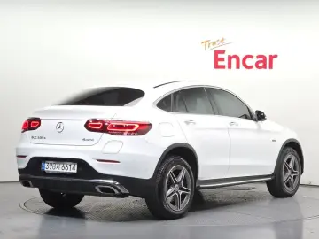 2021 Mercedes-Benz GLC с пробегом 66 121 км