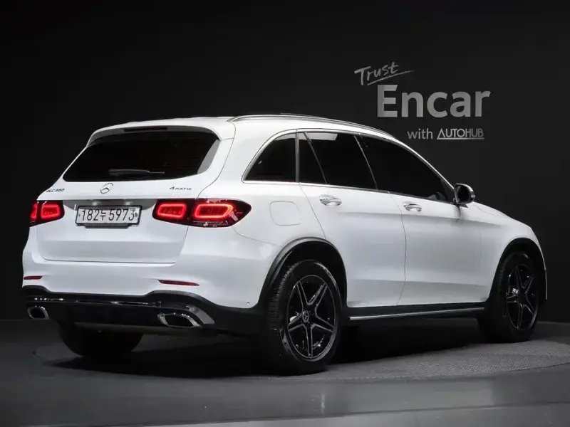 2021 Mercedes-Benz GLC с пробегом 63 035 км