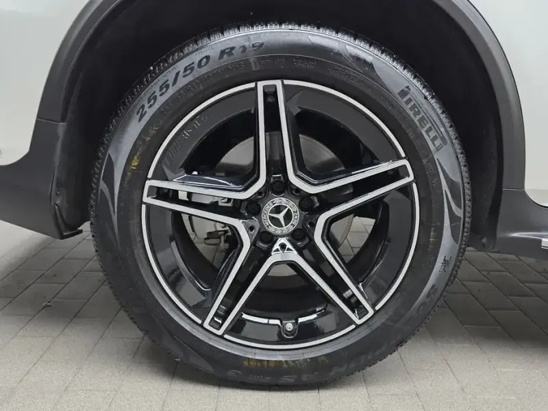 2021 Mercedes-Benz GLC с пробегом 63 035 км