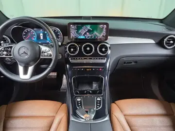 2021 Mercedes-Benz GLC с пробегом 63 035 км