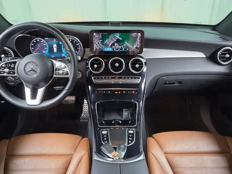 2021 Mercedes-Benz GLC с пробегом 63 035 км