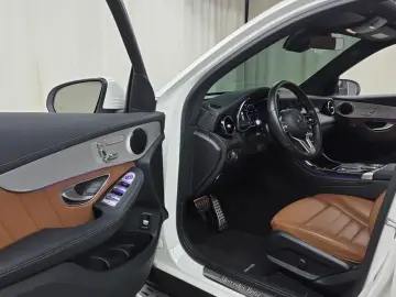 2021 Mercedes-Benz GLC с пробегом 63 035 км