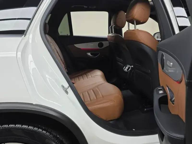 2021 Mercedes-Benz GLC с пробегом 63 035 км
