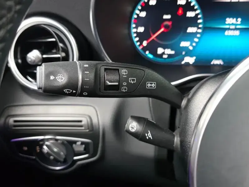 2021 Mercedes-Benz GLC с пробегом 63 035 км