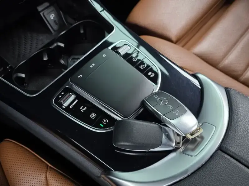 2021 Mercedes-Benz GLC с пробегом 63 035 км