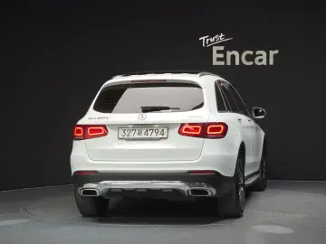 2021 Mercedes-Benz GLC с пробегом 68 745 км