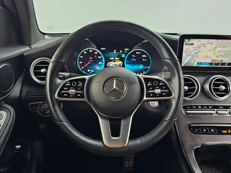 2021 Mercedes-Benz GLC с пробегом 66 199 км