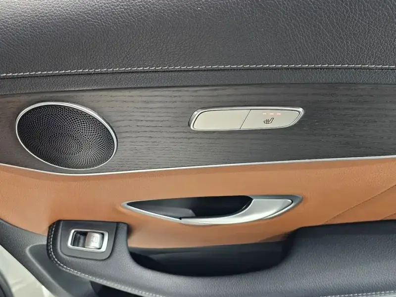 2021 Mercedes-Benz GLC с пробегом 66 199 км