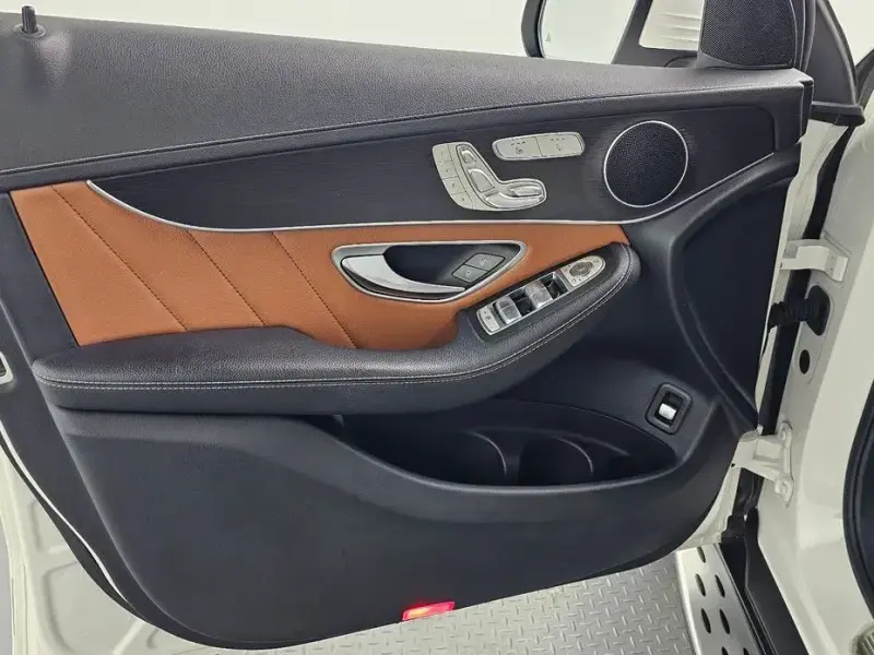 2021 Mercedes-Benz GLC с пробегом 66 199 км