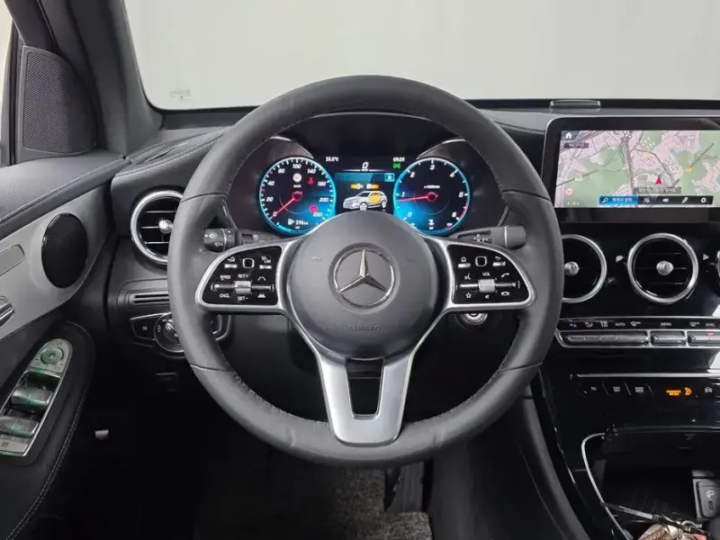 2021 Mercedes-Benz GLC с пробегом 81 462 км