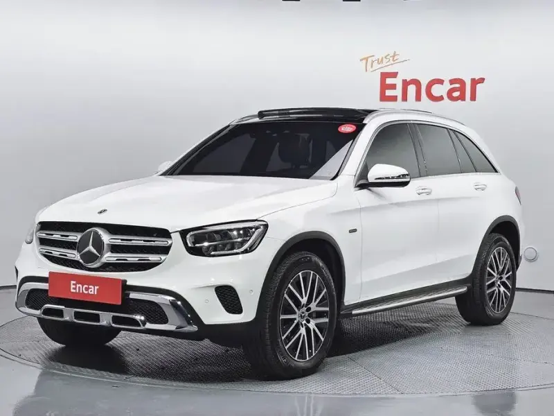 2021 Mercedes-Benz GLC с пробегом 69 674 км