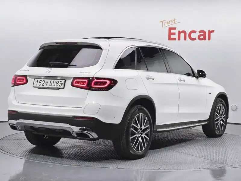 2021 Mercedes-Benz GLC с пробегом 69 674 км