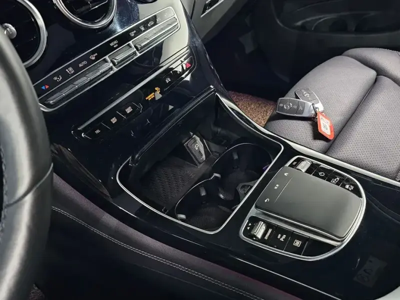 2021 Mercedes-Benz GLC с пробегом 69 674 км