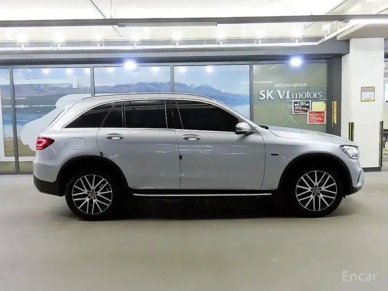 2021 Mercedes-Benz GLC с пробегом 53 420 км