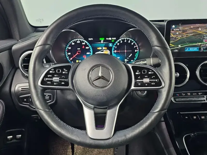 2021 Mercedes-Benz GLC с пробегом 69 674 км