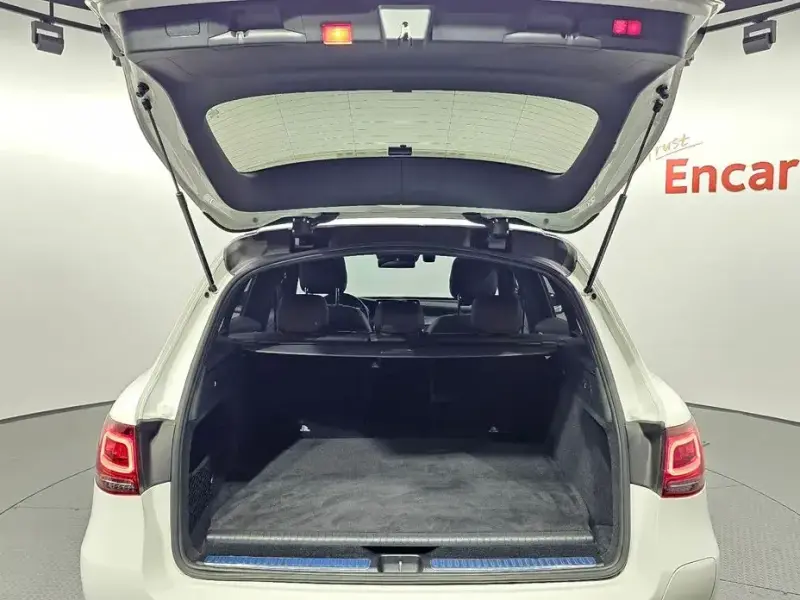 2021 Mercedes-Benz GLC с пробегом 69 674 км