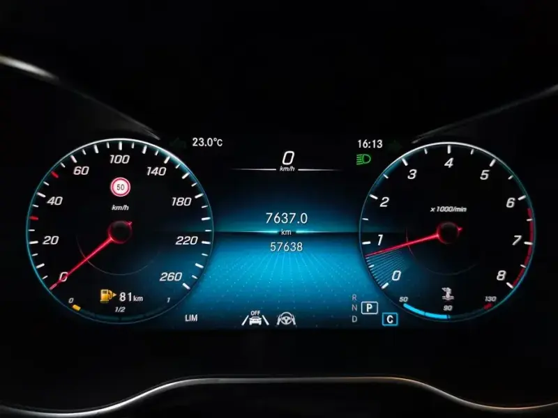 2022 Mercedes-Benz GLC с пробегом 57 638 км
