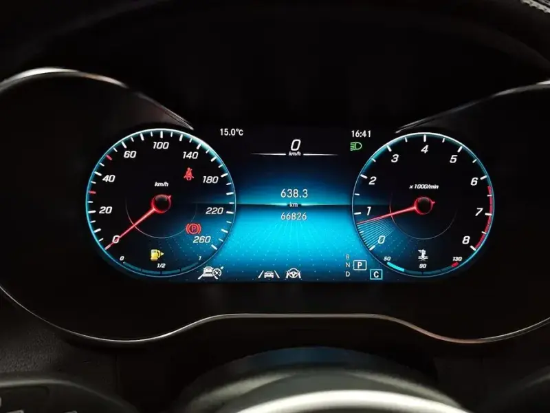 2022 Mercedes-Benz GLC с пробегом 66 827 км